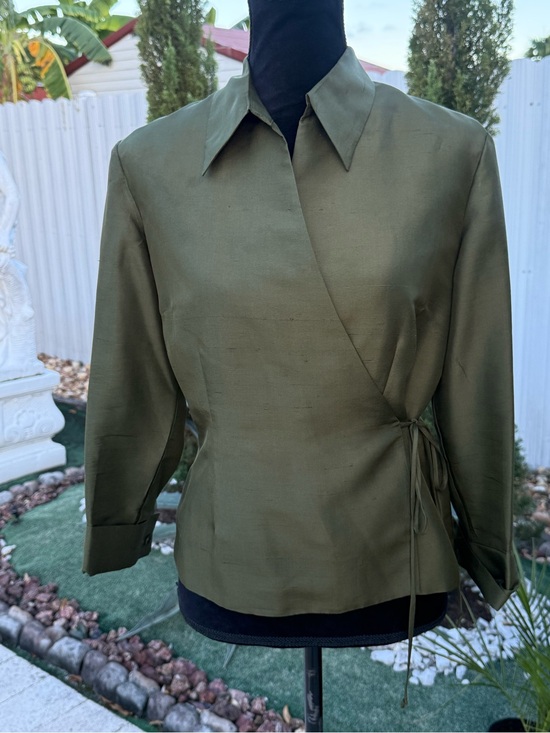 Ice Tops - ✨ Vintage Y2K i.c.e. 100% Silk Wrap Blouse in Olive Green ✨